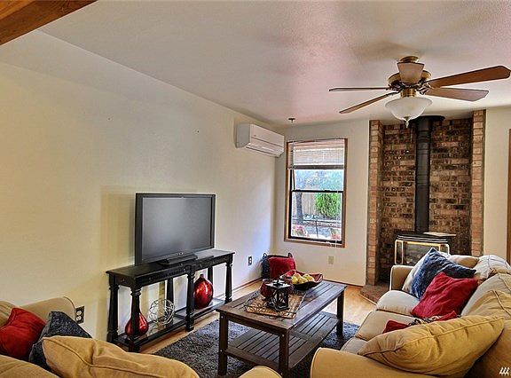 5th image of 485 NW Ensign Dr