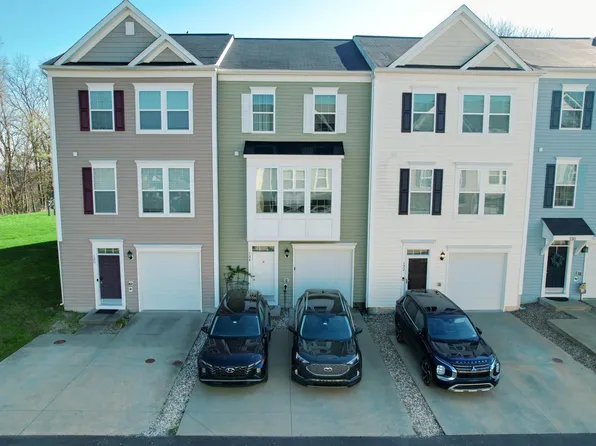 134 Woodside Dr, Morgantown, WV 26508