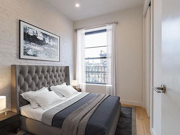 5th image of 634 11th St APT 24