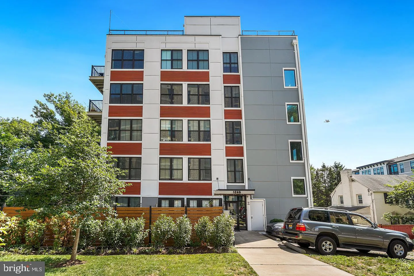 1245 N Pierce St — Photo 1