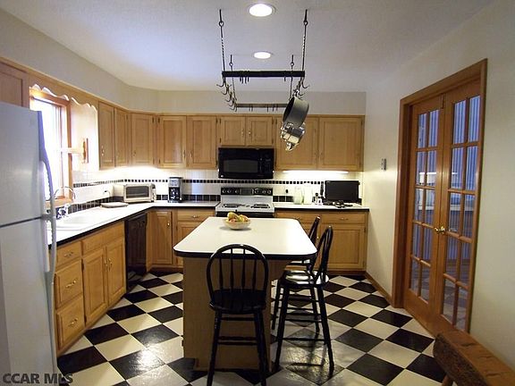 2nd image of 882 W Aaron Dr
