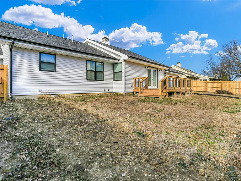 4011 Danbury Dr — Photo 23