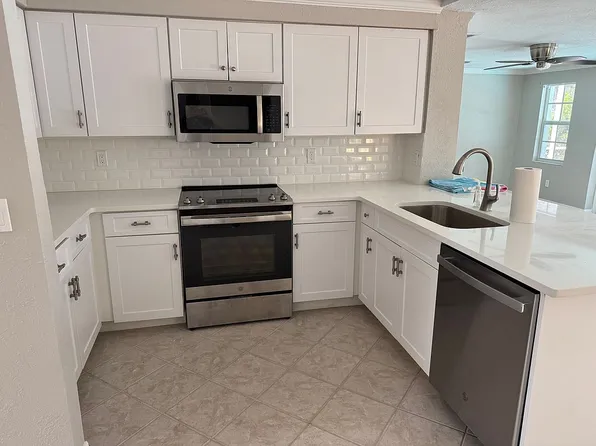 1798 Seafan Cir, North Fort Myers, FL 33903