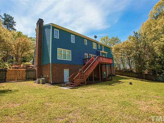 4th image of 4008 Crown Hill Dr