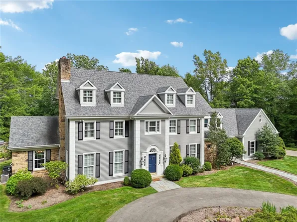221 Chatham Ln, Pittsburgh, PA 15238