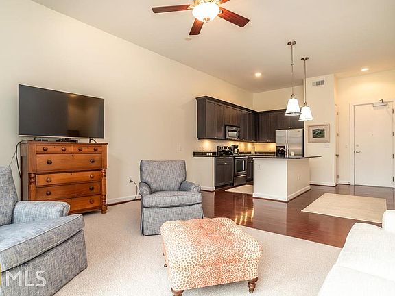5th image of 711 Cosmopolitan Dr NE #139