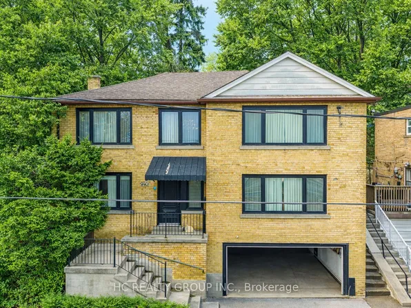 840 Davenport Rd, Toronto, ON M6G 2B6