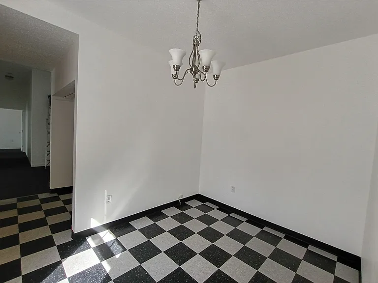 138 Laurel Hill Ave #2 — Photo 37