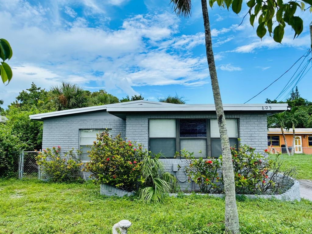 605 NW 9TH Avenue, photo 3
