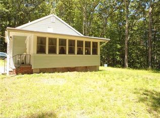 28 Lakeview Ave, North Stonington, CT 06359