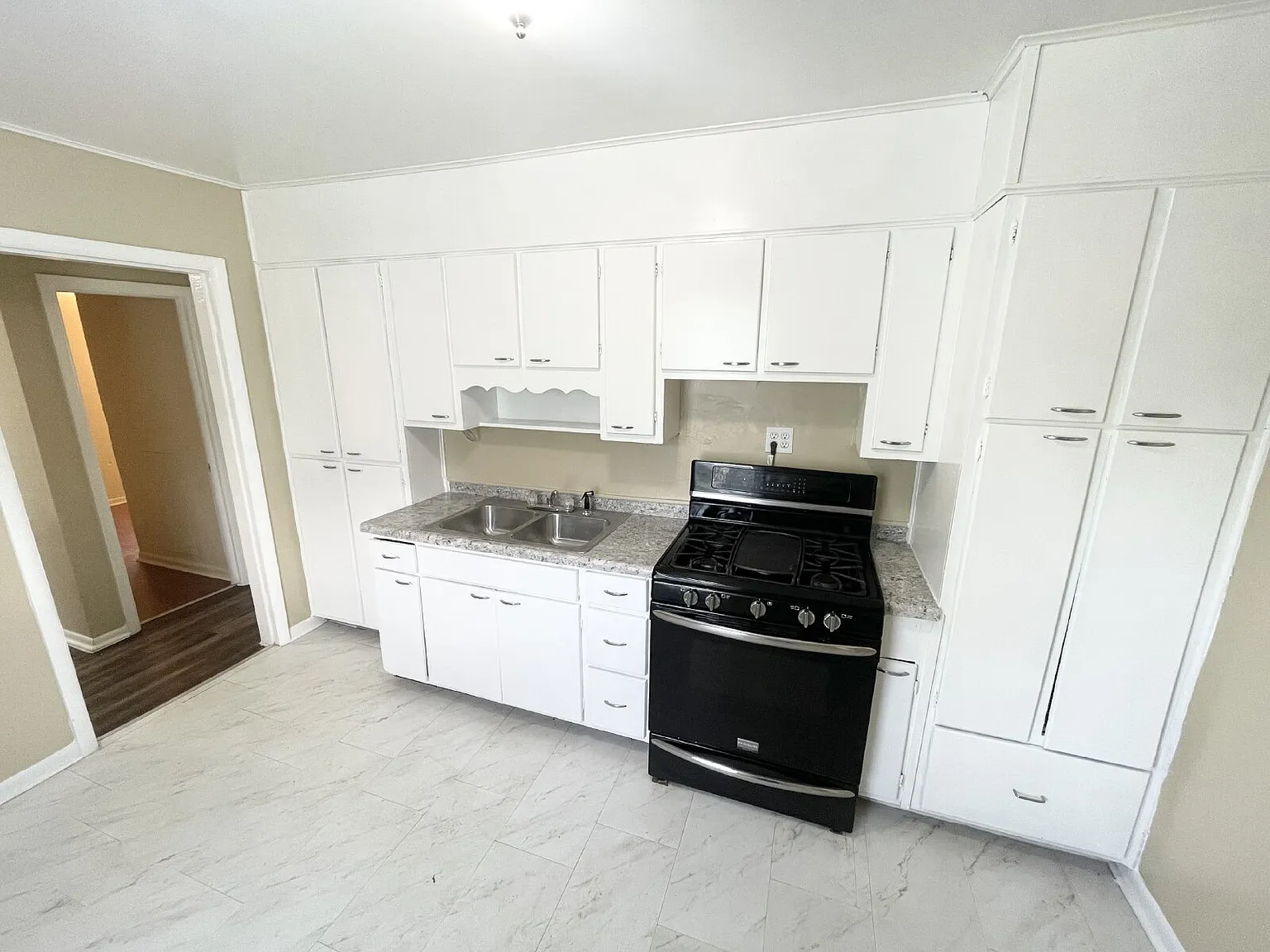 2 bed, $1,120 — Photo 4