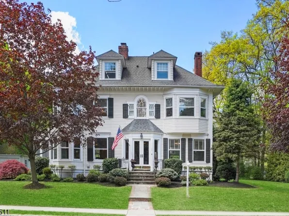 109 Maple St, Summit City, NJ 07901