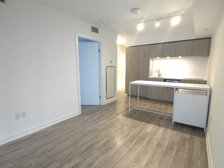 77 Shuter St #603 — Photo 8