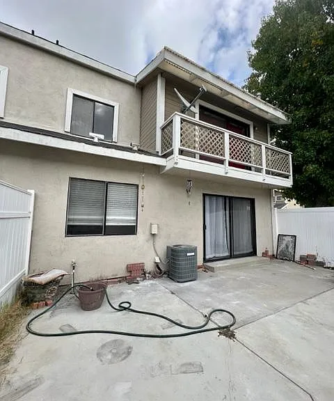 7893 Cerritos Ave — Photo 76