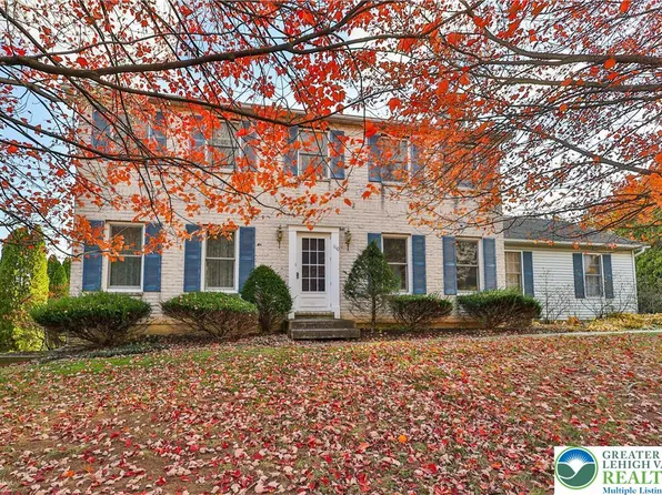 1110 Greenbriar Ln N, Laurys Station, PA 18059