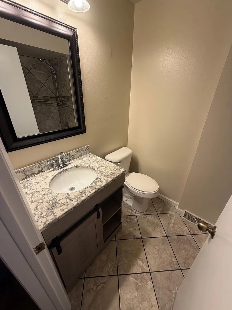 Beautifully renovated ranch home. — Photo 3