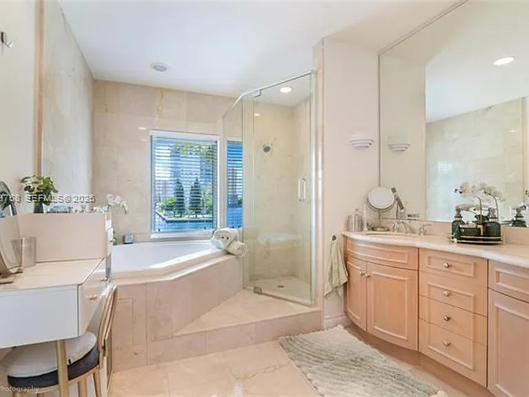 3972 NE 171st St #Townhouse 3972 — Photo 10