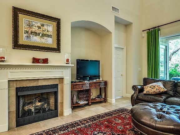 4th image of 95042 Elderberry Ln