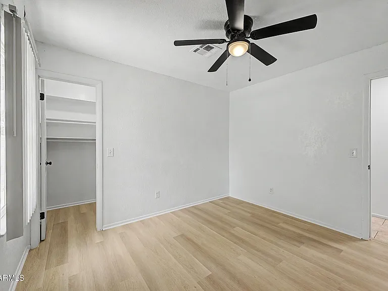 7119 W Krall St — Photo 14