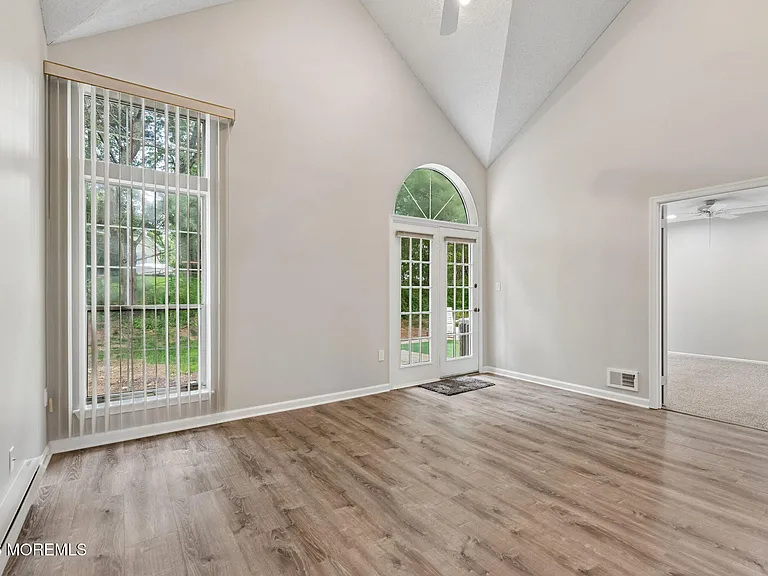262 Daffodil Dr — Photo 10