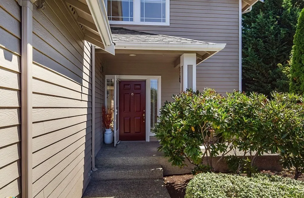 3 bed, 2.5 bath, 1577 sqft, $3,199 — Photo 3