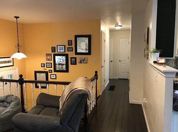 5th image of 36 Pamela Dr