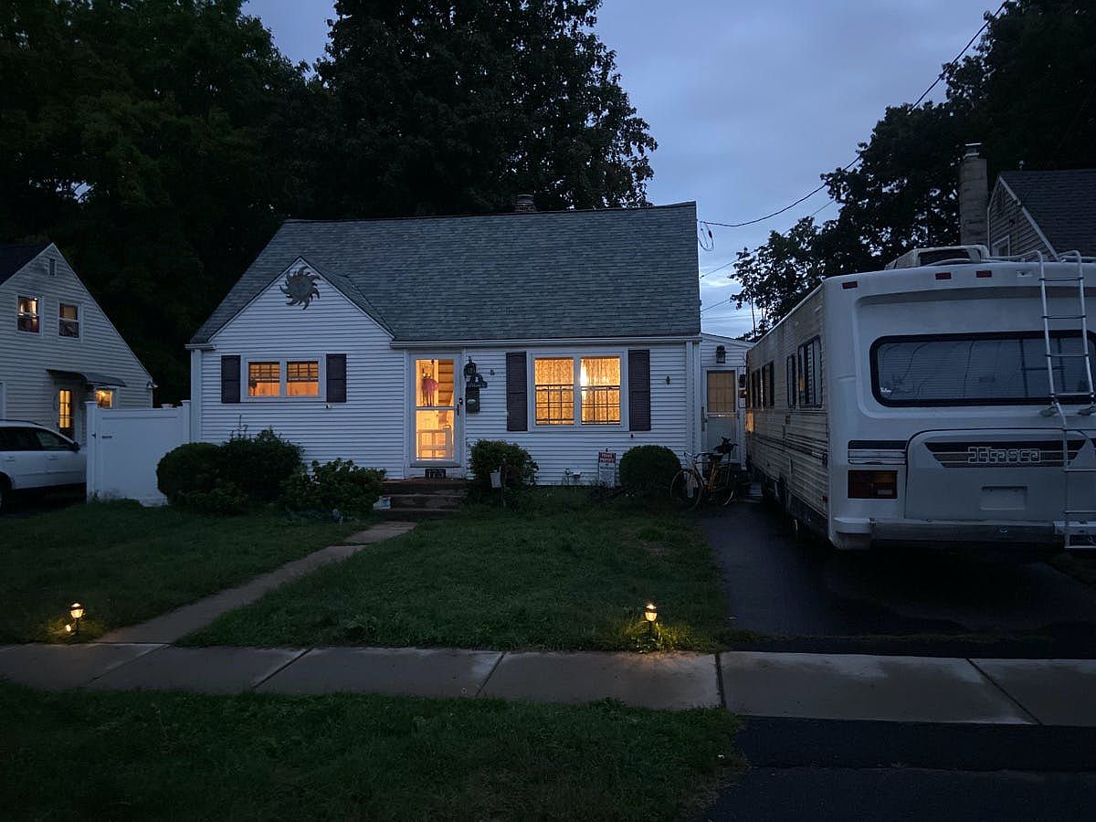 173 Loomis St, Manchester, CT 06042 Zillow