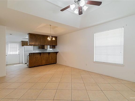 4th image of 2019 Lacywood Dr
