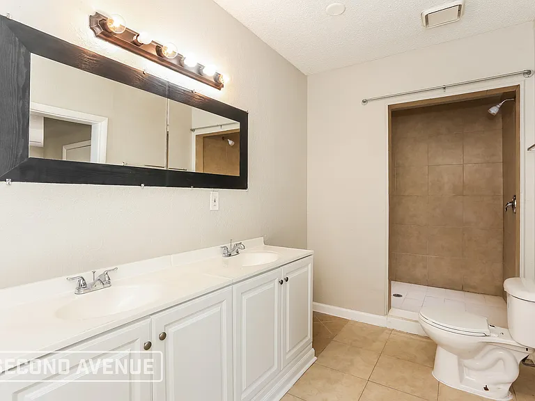 2727 W 45th St — Photo 11