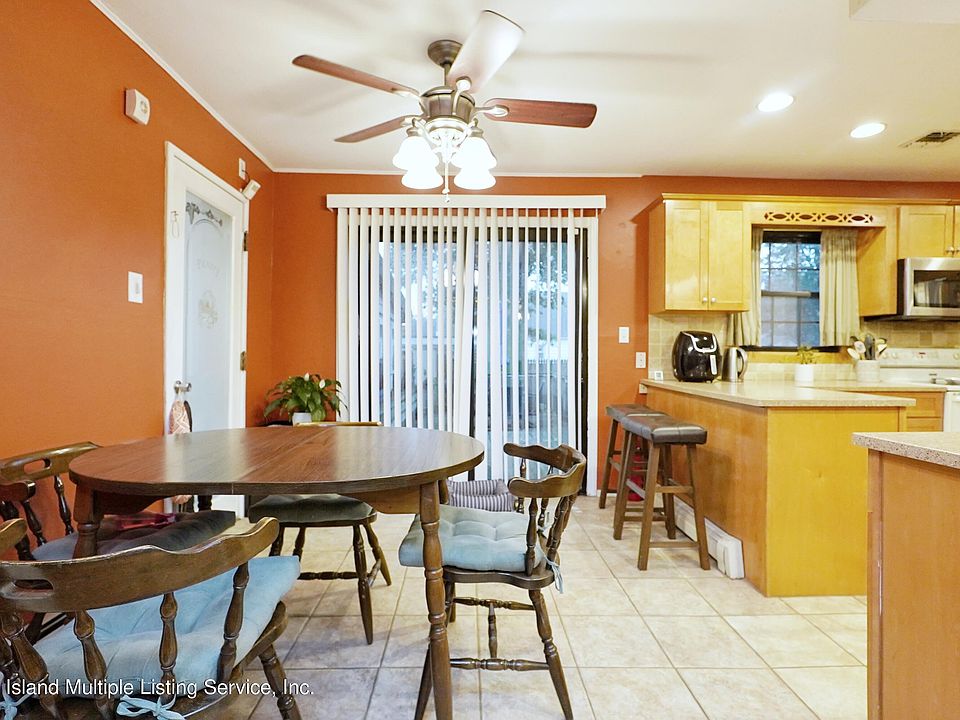 102 Lamberts Ln, Staten Island, NY 10314 Zillow