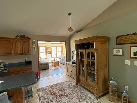 3rd image of 30785 Woodlawn Dr
