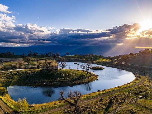 3rd image of Sheeptrail Ct