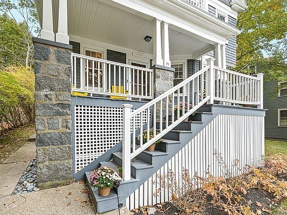 3rd image of 55 Redlands Rd
