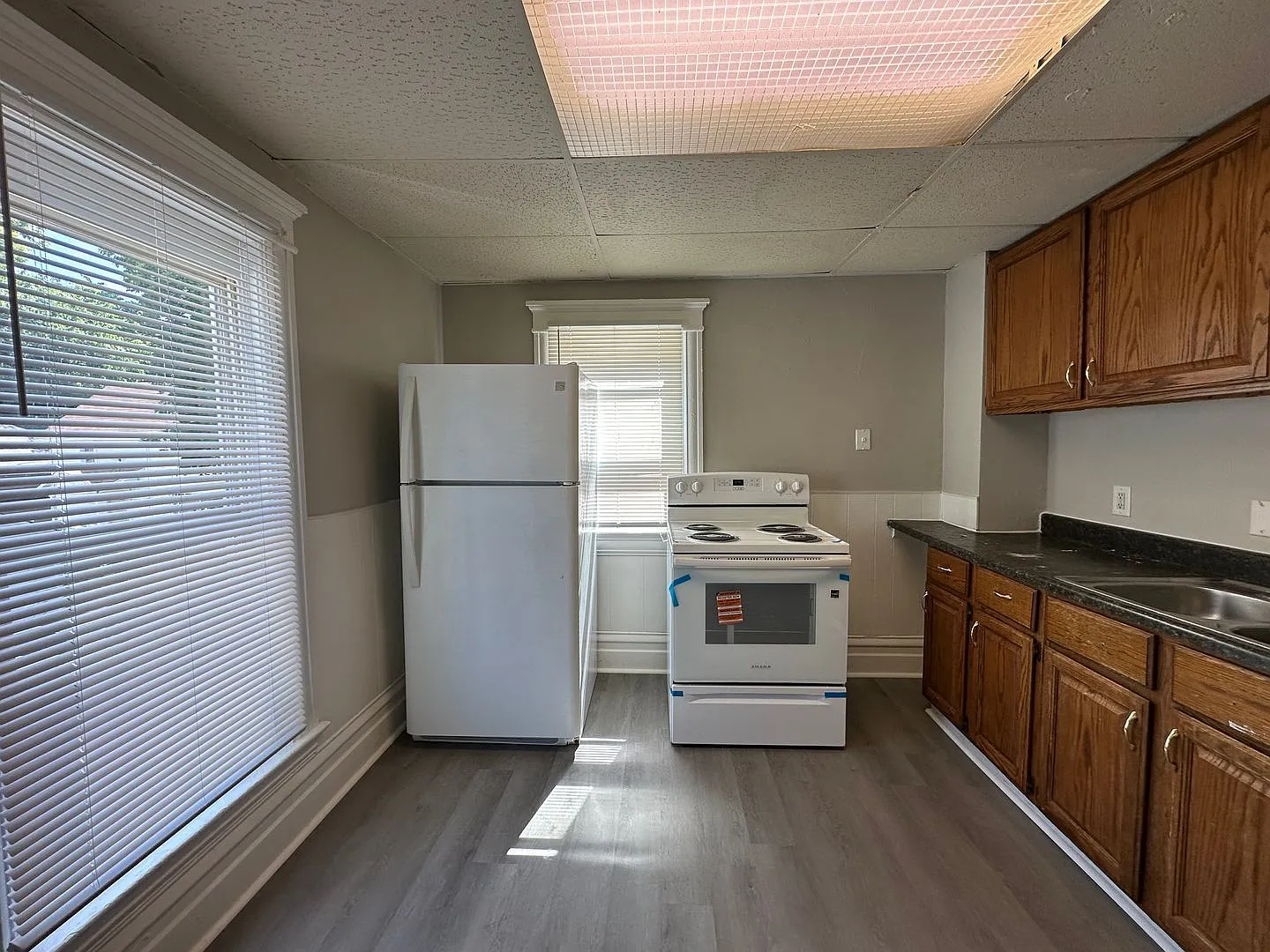 1 bed, 1.0 bath, $775 — Photo 2