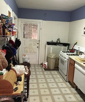 4th image of 5541 N Christiana Ave #2X