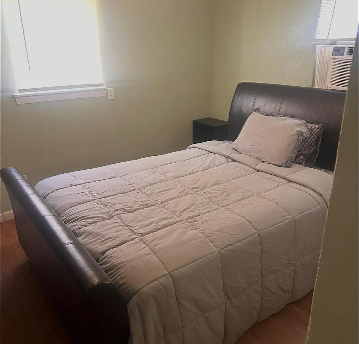 2 bed, 1.0 bath, 750 sqft, $950 — Photo 2