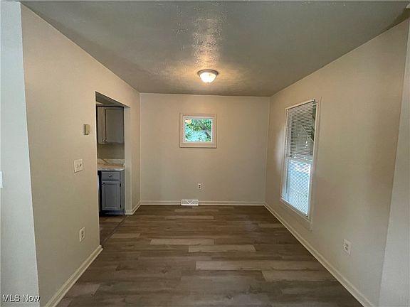 5th image of 3173 W 120th St