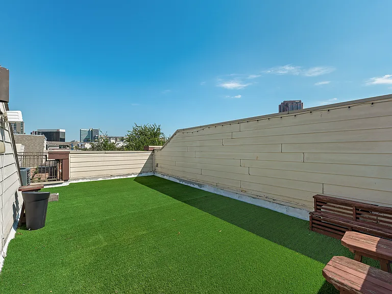 2411 N Hall St #5 — Photo 17