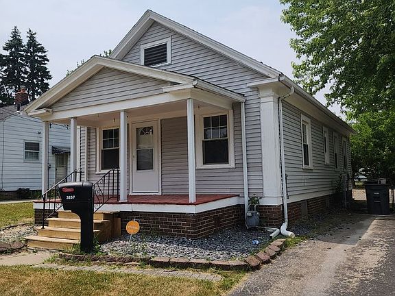 2nd image of 3857 Leybourn Ave