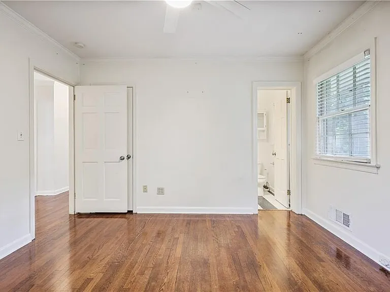 2509 Sharondale Dr NE — Photo 21