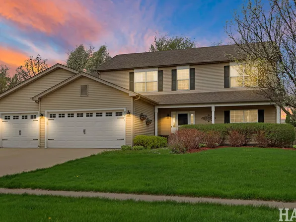 2211 Hazelwood Dr, McHenry, IL 60051