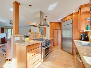 12020 Arbor Cir, Minnetonka, MN 55305