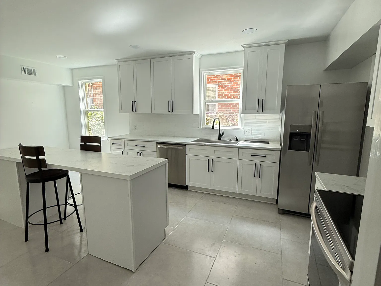 5 bed, 4.5 bath, 3600 sqft, $4,500 — Photo 4