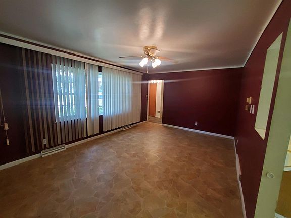 3rd image of 7935 Seward Ave
