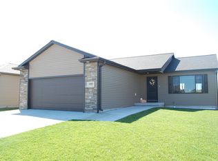 2305 E 36th St, Kearney, NE 68847