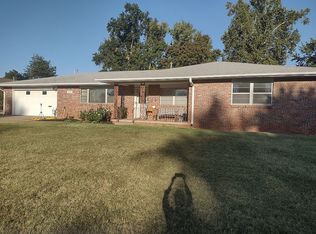 1407 De Soto St, Ponca City, OK 74604