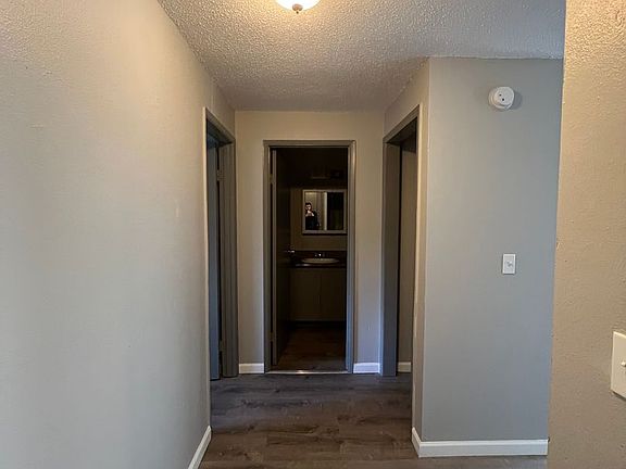 4th image of 621 NE 162nd Ave APT 1