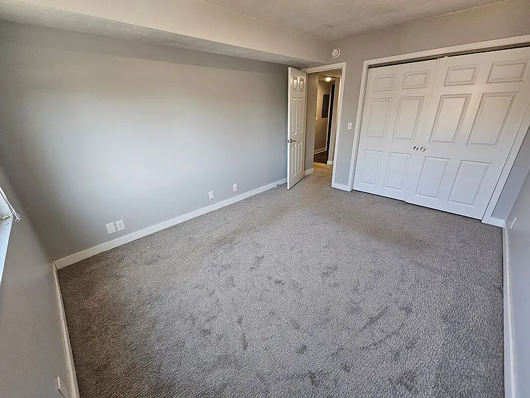 The Belmont Apartments — Photo 9