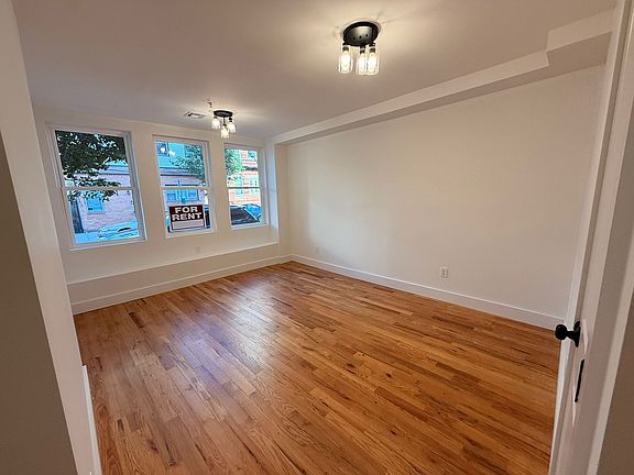 4th image of 2521 West St #16E