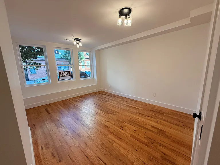 2521 West St #16E — Photo 4